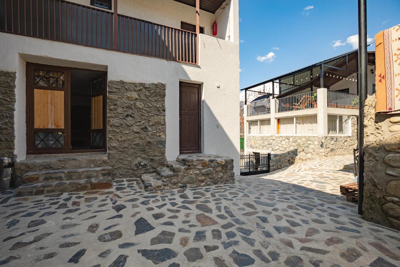 Guesthouse Of Manoni Ratiani Mestia Exterior photo